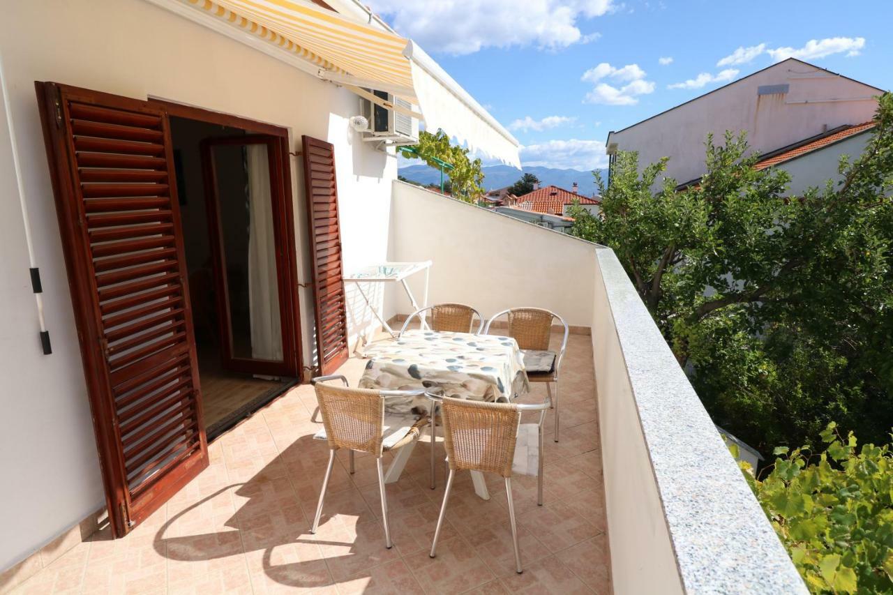 Apartments Reljic With Terrace Baška Eksteriør bilde