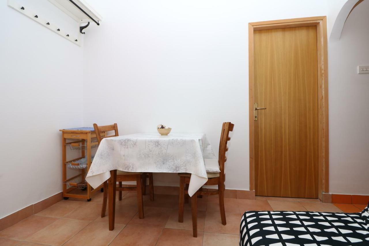 Apartments Reljic With Terrace Baška Eksteriør bilde